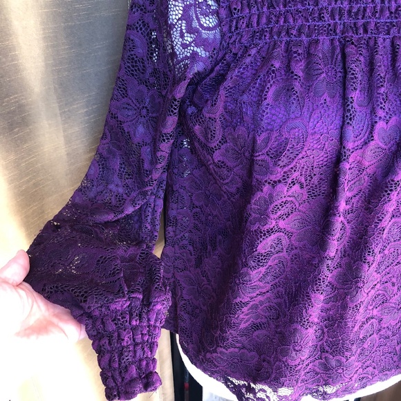 Cable & Gauge Purple Lined Lace Blouse - Picture 3 of 8